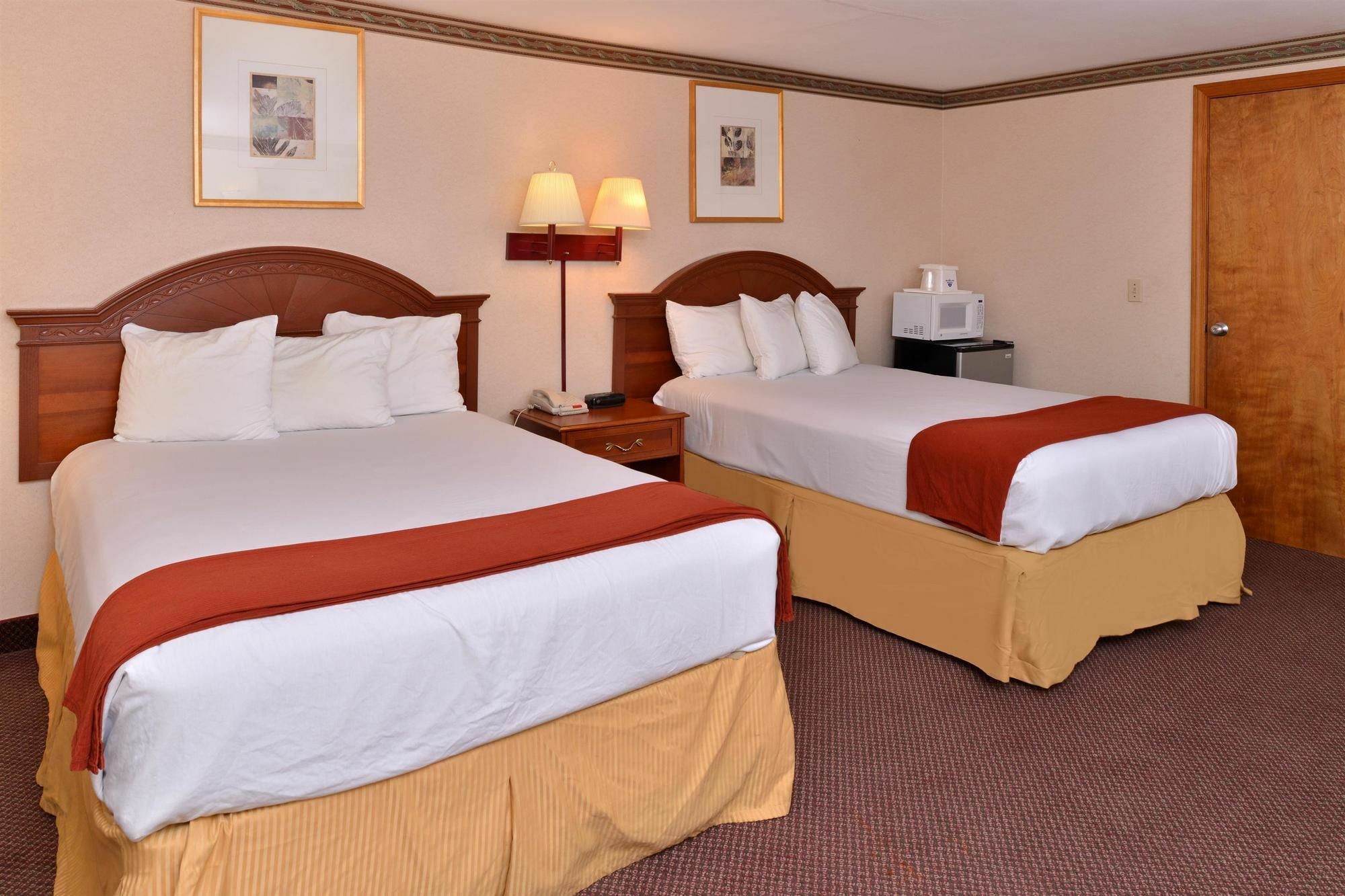 Americas Best Value Inn & Suites Wolcott Экстерьер фото