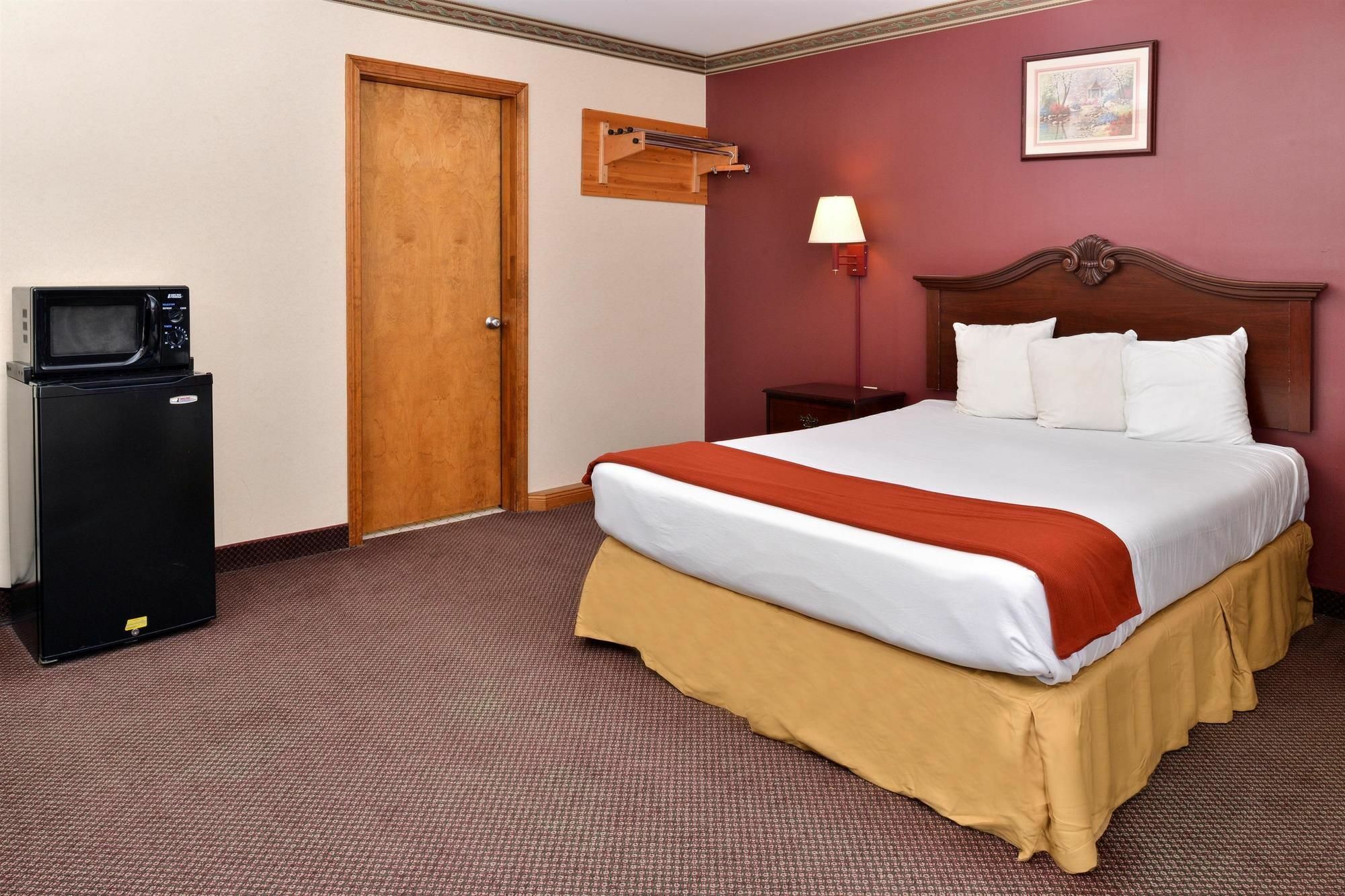Americas Best Value Inn & Suites Wolcott Экстерьер фото